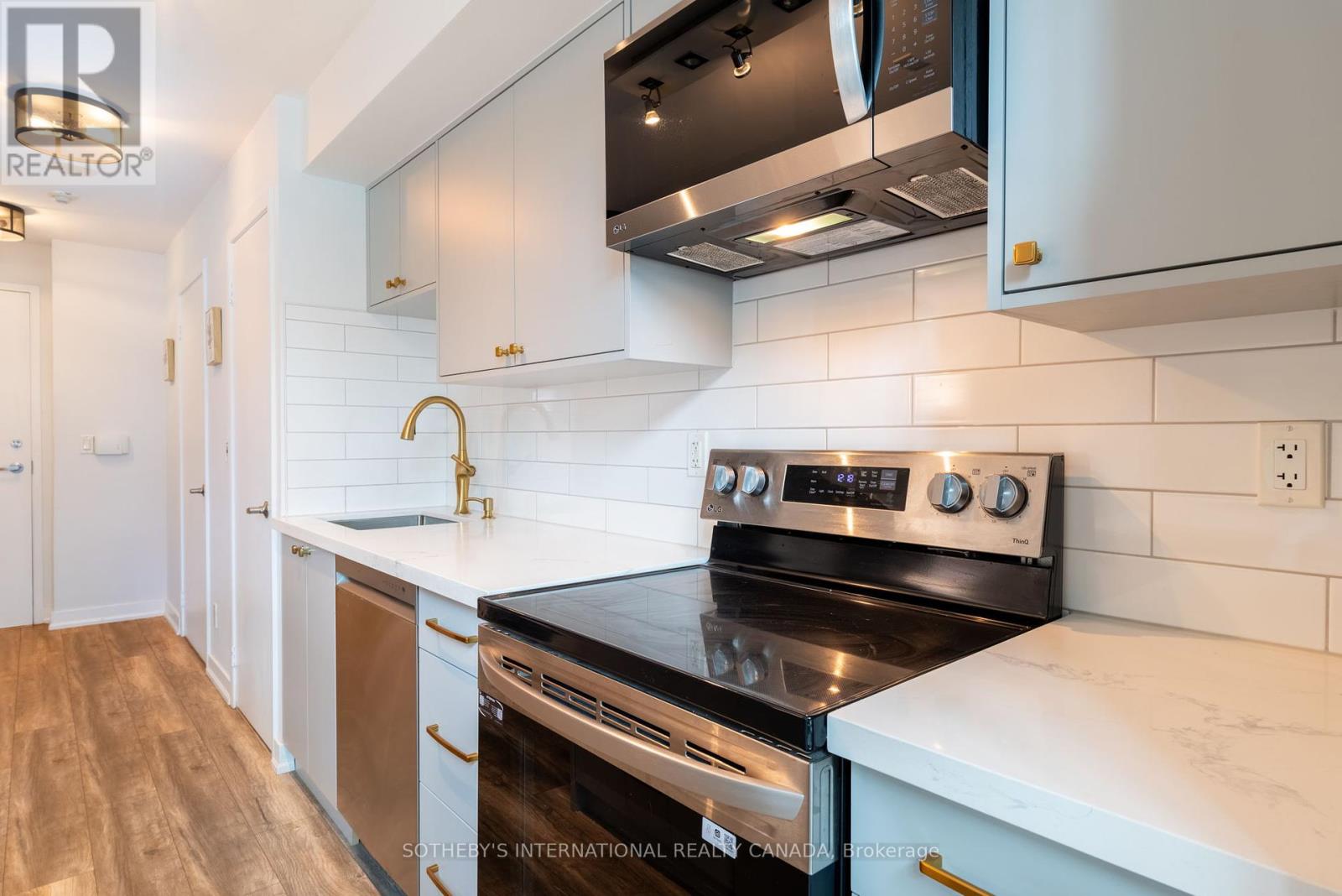 706 - 155 Legion Road, Toronto, Ontario  M8Y 0A7 - Photo 6 - W12431571