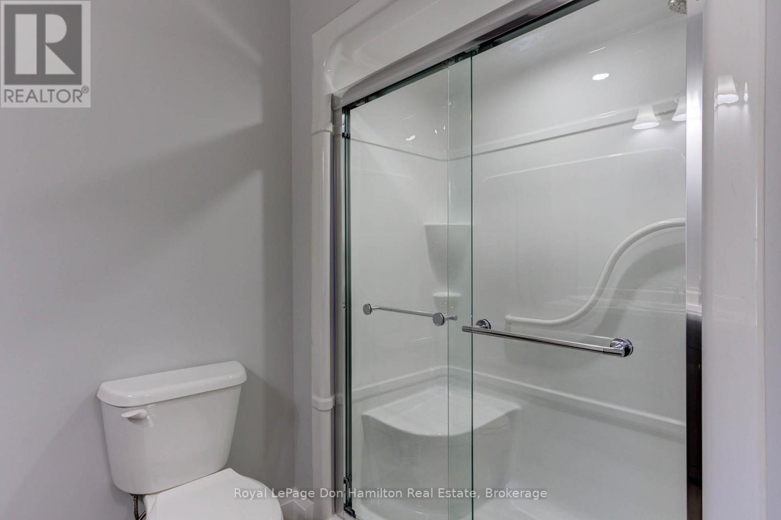 274 Queen Street S, North Perth, Ontario  N0G 1B0 - Photo 12 - X12431655