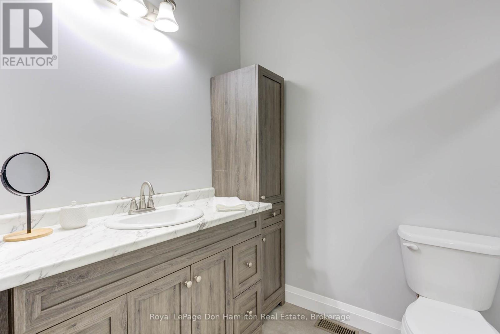 274 Queen Street S, North Perth, Ontario  N0G 1B0 - Photo 11 - X12431655