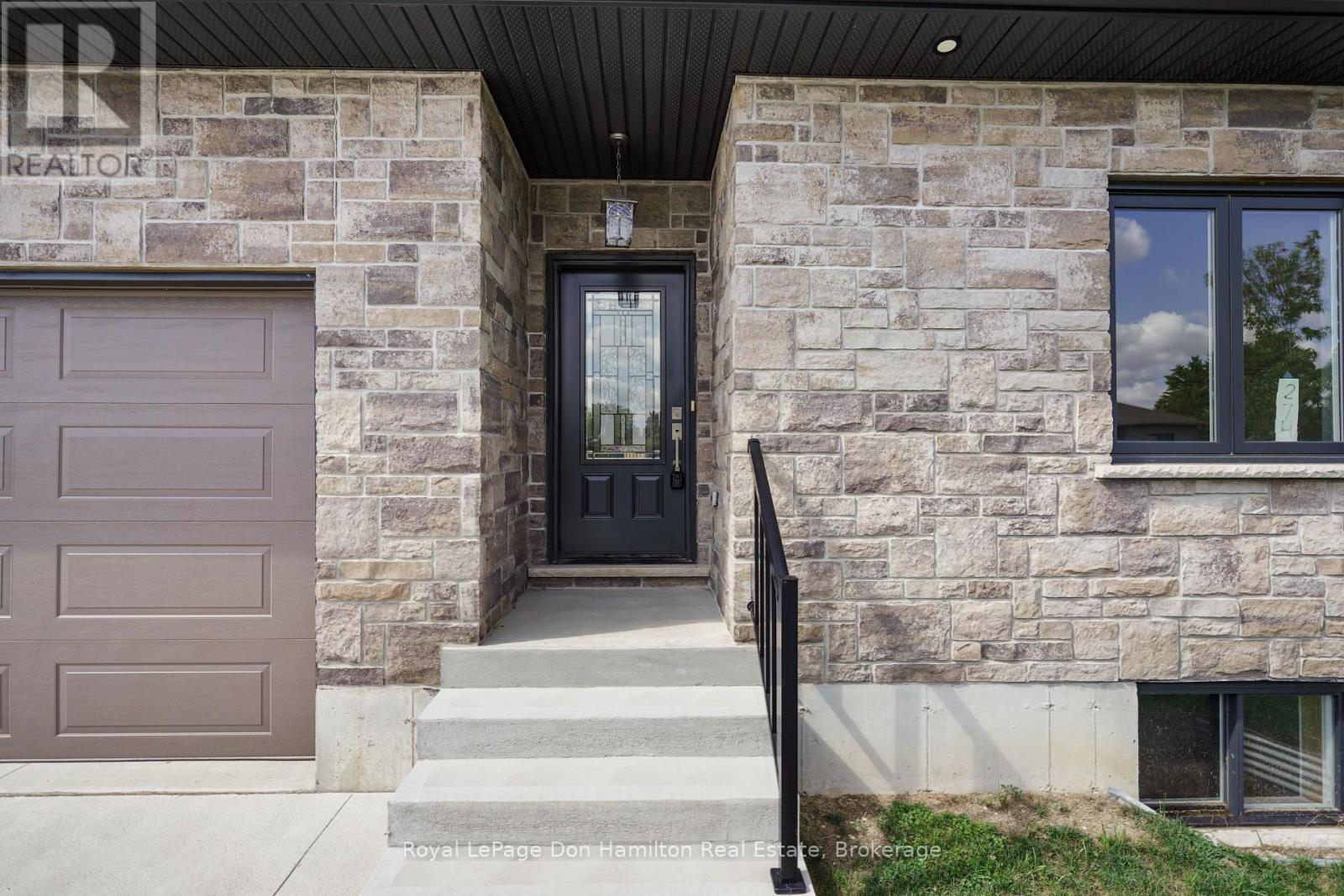 274 Queen Street S, North Perth, Ontario  N0G 1B0 - Photo 3 - X12431655