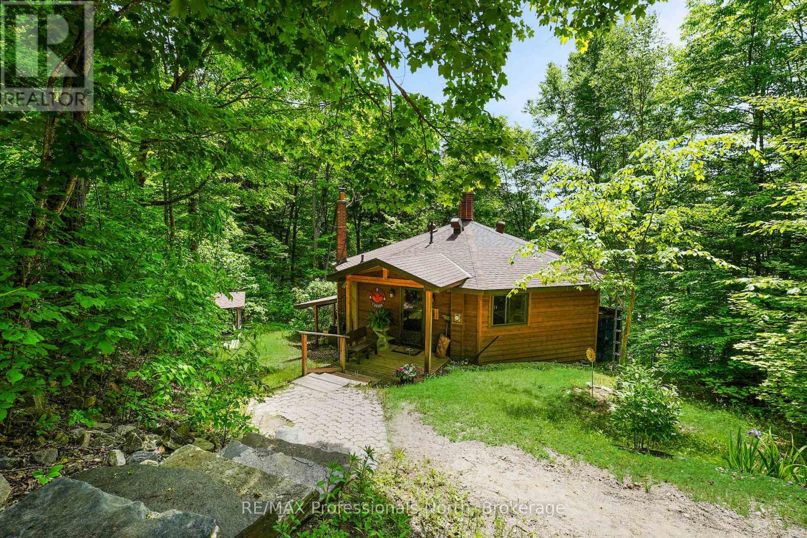 1511 Wenona Lake Road, Dysart Et Al, Ontario  K0M 1S0 - Photo 1 - X12431679