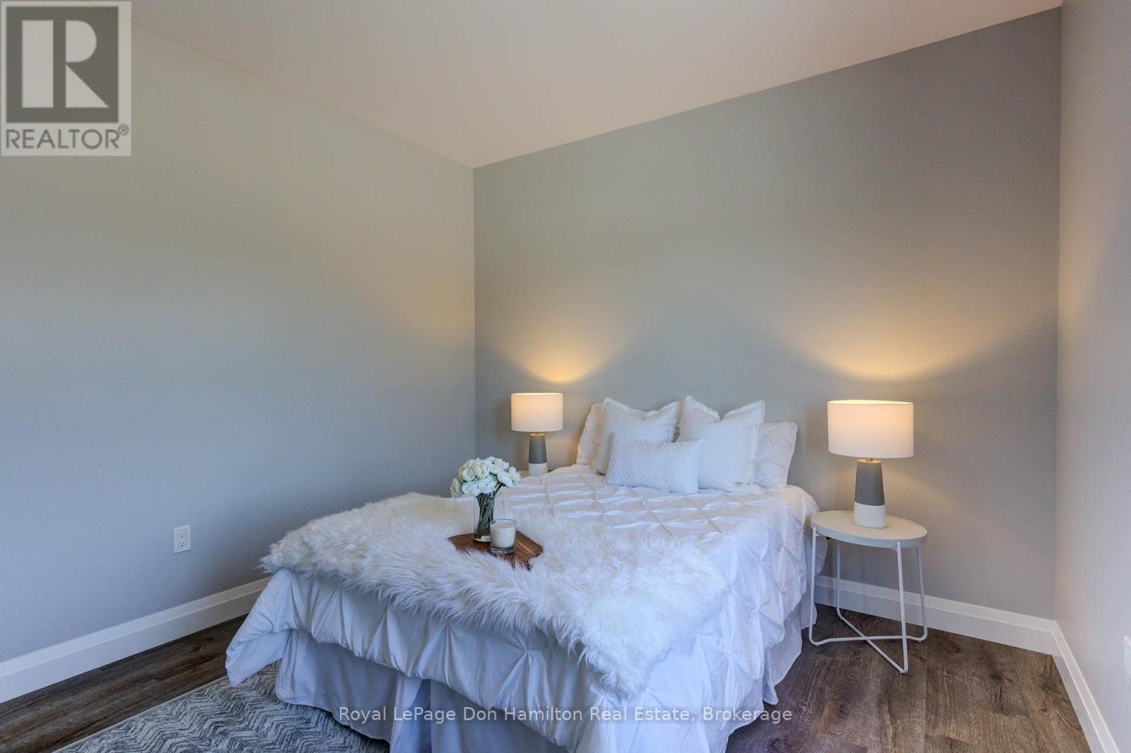 274 Queen Street S, North Perth, Ontario  N0G 1B0 - Photo 7 - X12431655