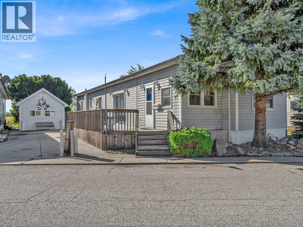 MLS# 25024666: 49 WILDER DRIVE South, Lakeshore, Canada