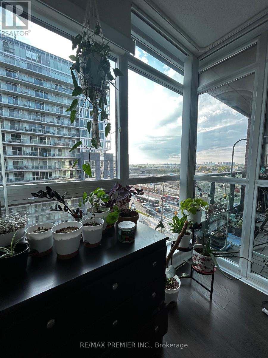 729 - 525 Wilson Avenue, Toronto, Ontario  M3H 0A7 - Photo 2 - C12431579
