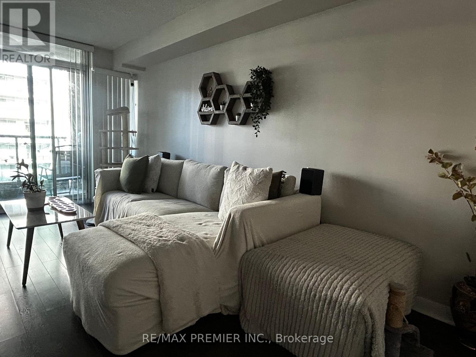 729 - 525 Wilson Avenue, Toronto, Ontario  M3H 0A7 - Photo 3 - C12431579