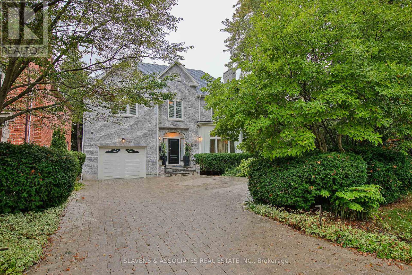 108 Yonge Boulevard, Toronto, Ontario  M5M 3H1 - Photo 1 - C12431608