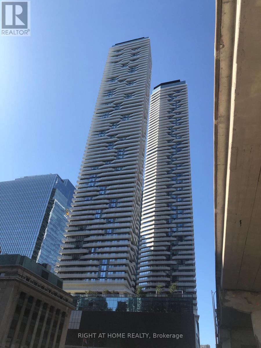 6704 - 100 Harbour Street, Toronto, Ontario  M5J 2T5 - Photo 1 - C12431613