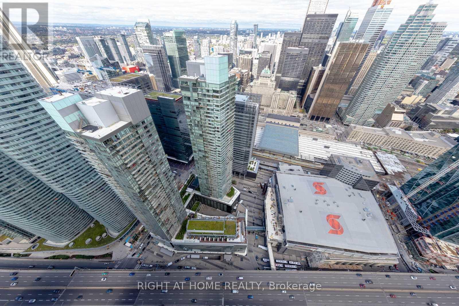 6704 - 100 Harbour Street, Toronto, Ontario  M5J 2T5 - Photo 11 - C12431613
