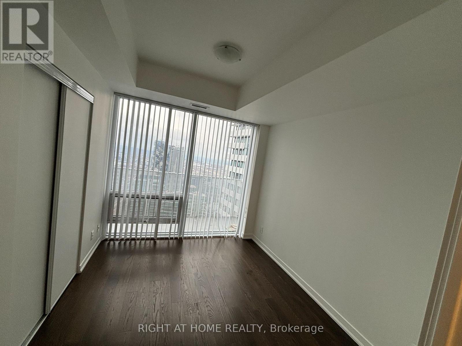 6704 - 100 Harbour Street, Toronto, Ontario  M5J 2T5 - Photo 5 - C12431613