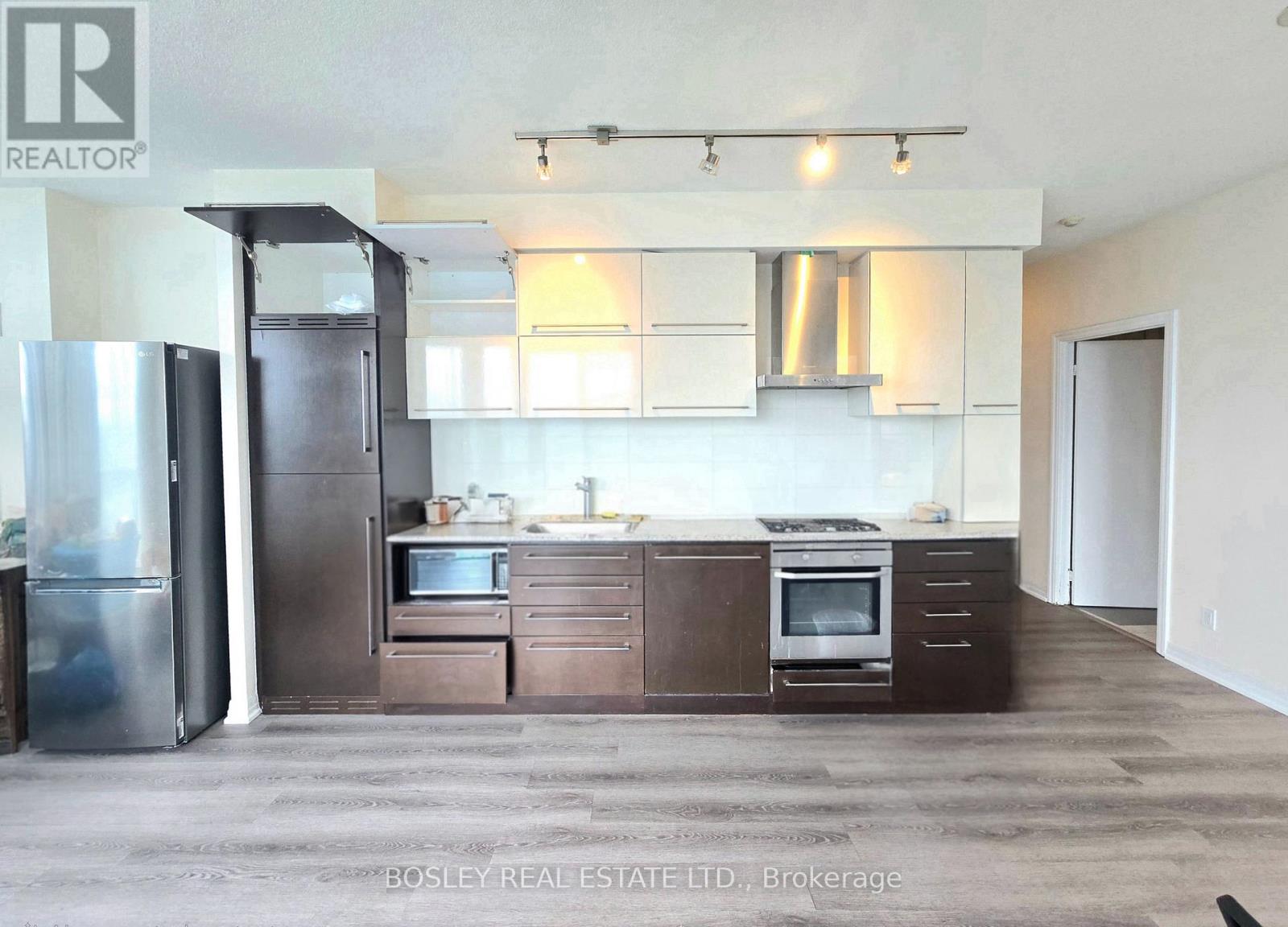 Ph401 - 770 Bay St. Street, Toronto, Ontario  M5G 0A6 - Photo 3 - C12431626