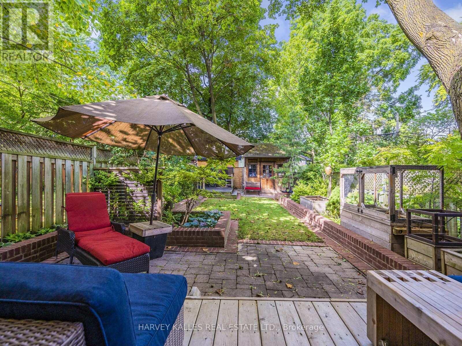 116 Pinewood Avenue, Toronto, Ontario  M6C 2V3 - Photo 20 - C12431636