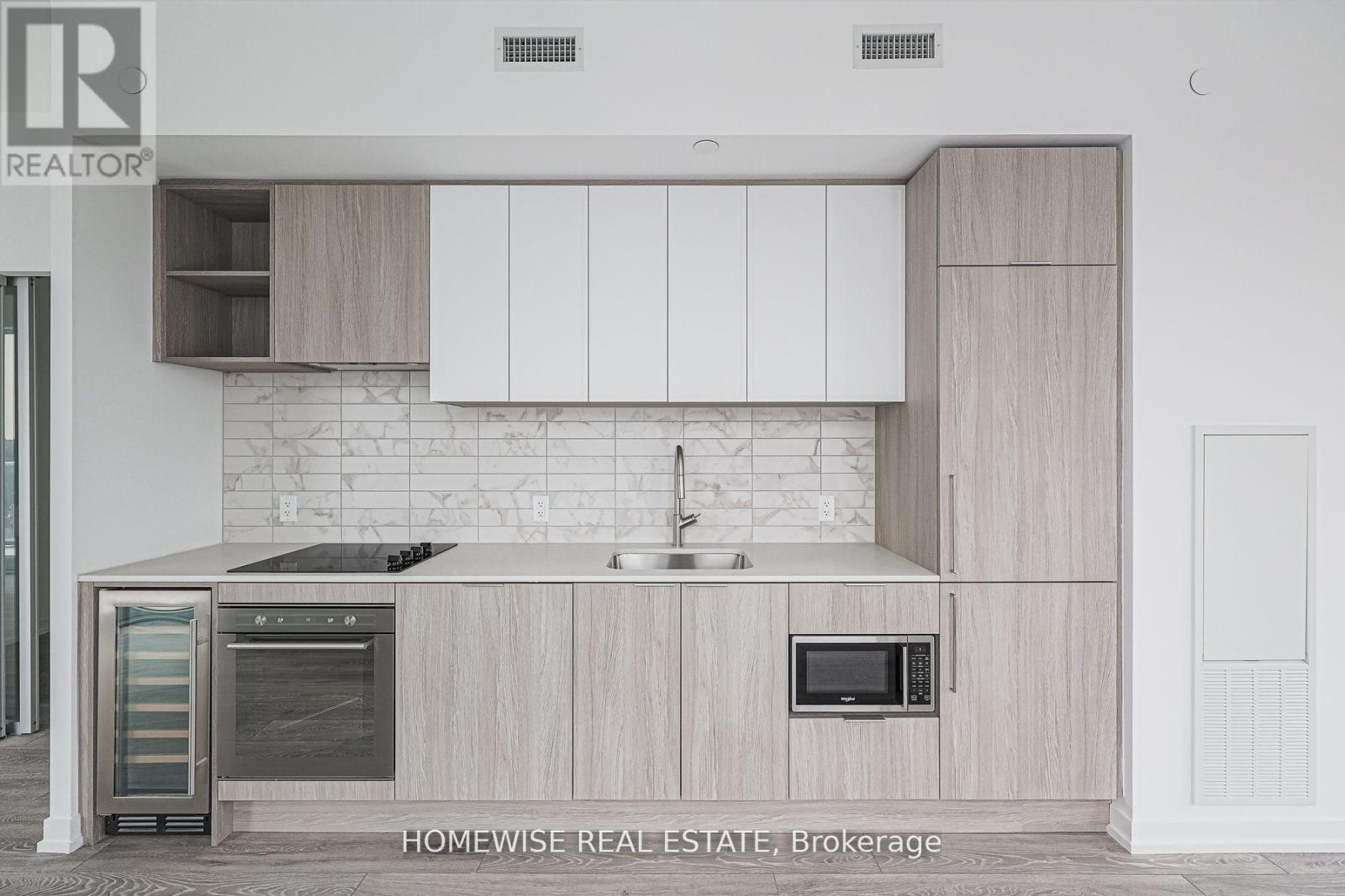709 - 2020 Bathurst Street, Toronto, Ontario  M5P 3L1 - Photo 5 - C12431667