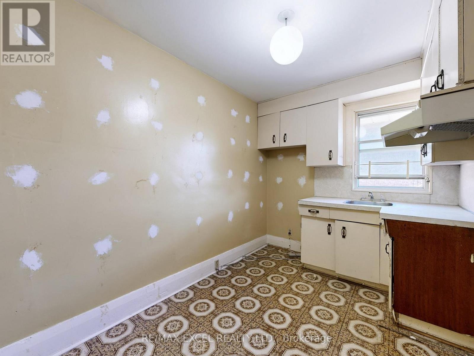 449 Christie Street, Toronto, Ontario  M6G 3C7 - Photo 19 - C12431693