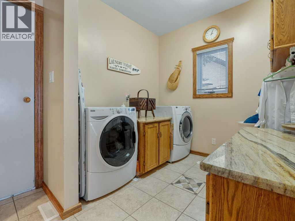 27 Erminerun Place N, Lethbridge, Alberta  T1H 5X6 - Photo 15 - A2260331