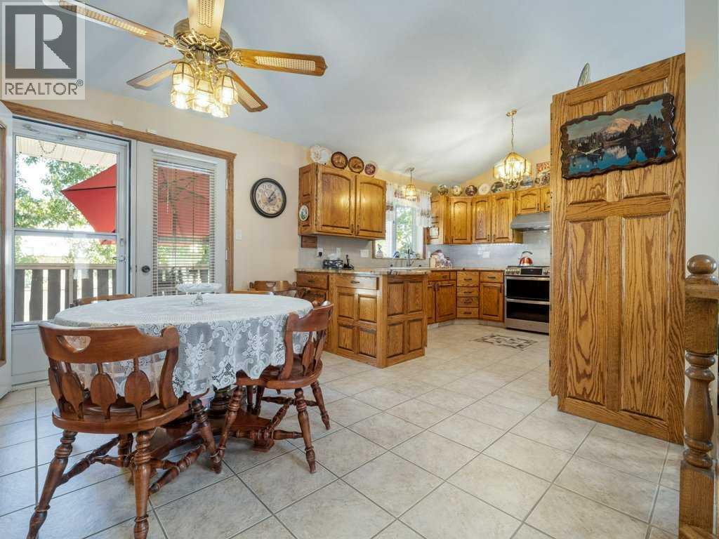 27 Erminerun Place N, Lethbridge, Alberta  T1H 5X6 - Photo 8 - A2260331