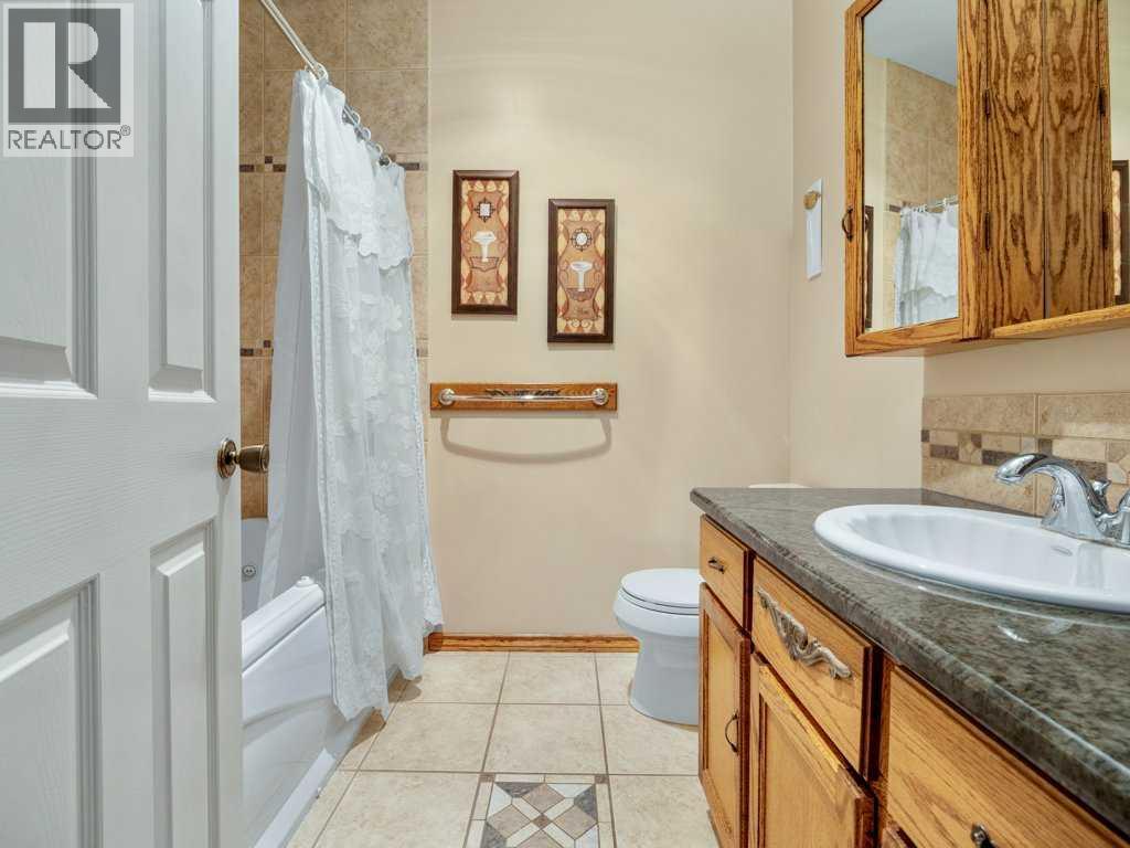 27 Erminerun Place N, Lethbridge, Alberta  T1H 5X6 - Photo 16 - A2260331