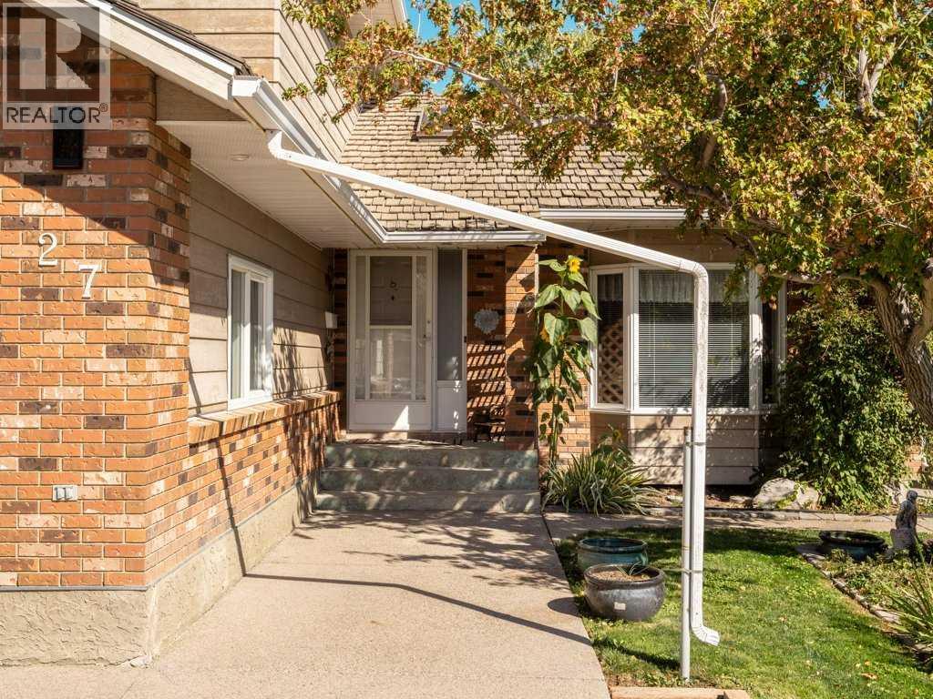 27 Erminerun Place N, Lethbridge, Alberta  T1H 5X6 - Photo 2 - A2260331
