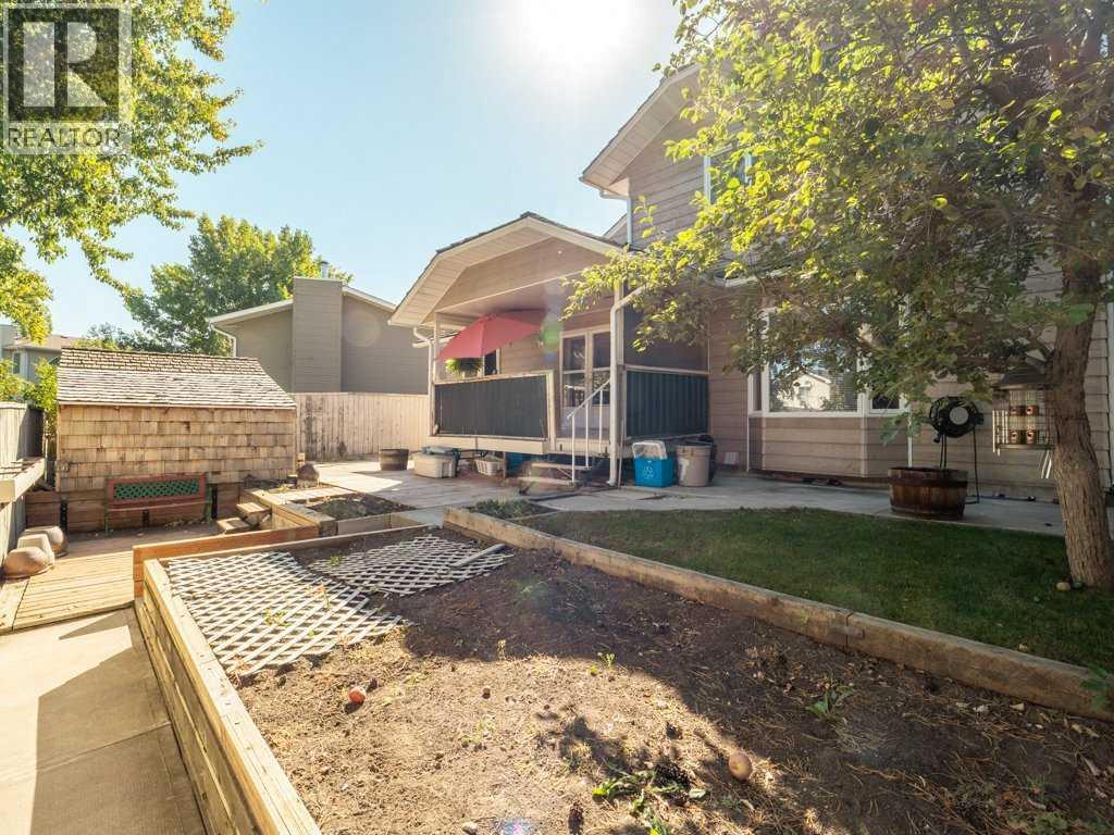27 Erminerun Place N, Lethbridge, Alberta  T1H 5X6 - Photo 27 - A2260331