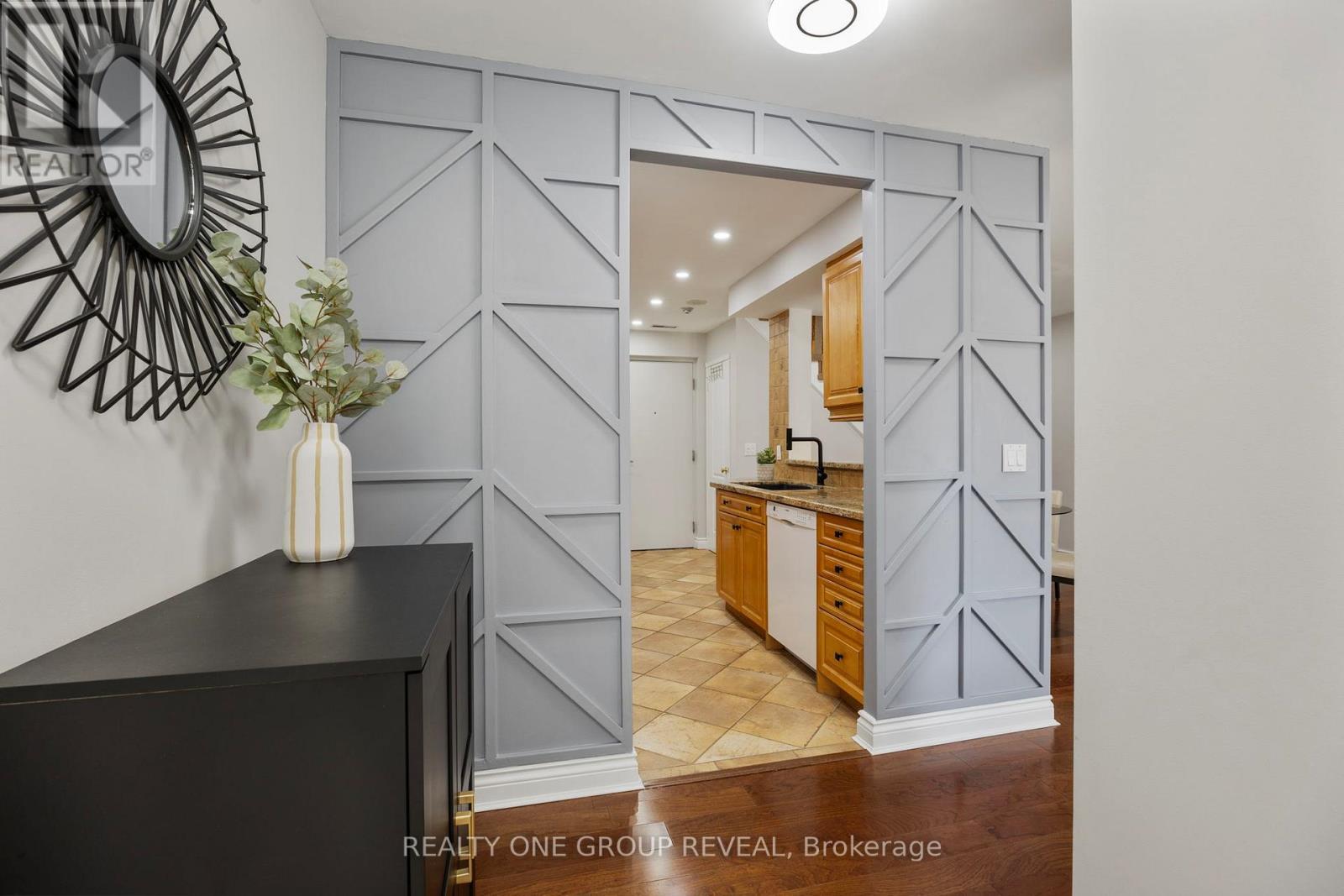 803 - 1400 The Esplanade Drive N, Pickering, Ontario  L1V 6V2 - Photo 4 - E12431574