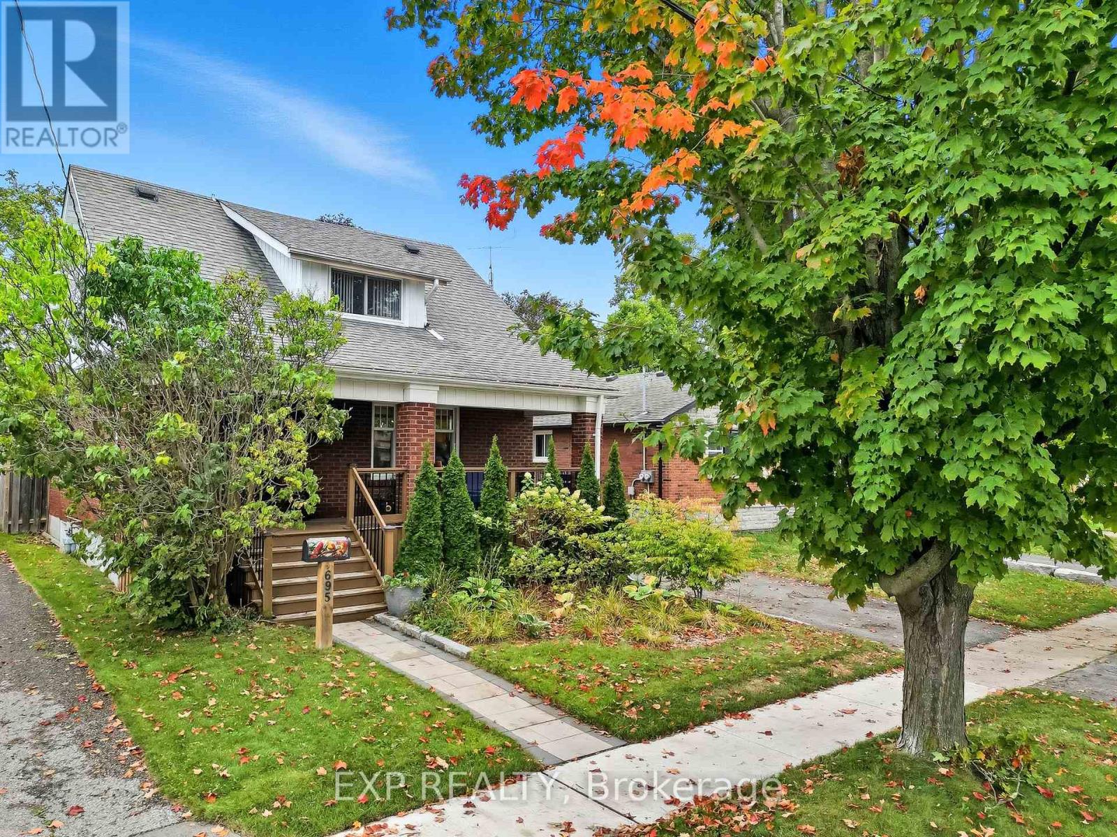 695 Hortop Street, Oshawa, Ontario  L1G 4N7 - Photo 2 - E12431663