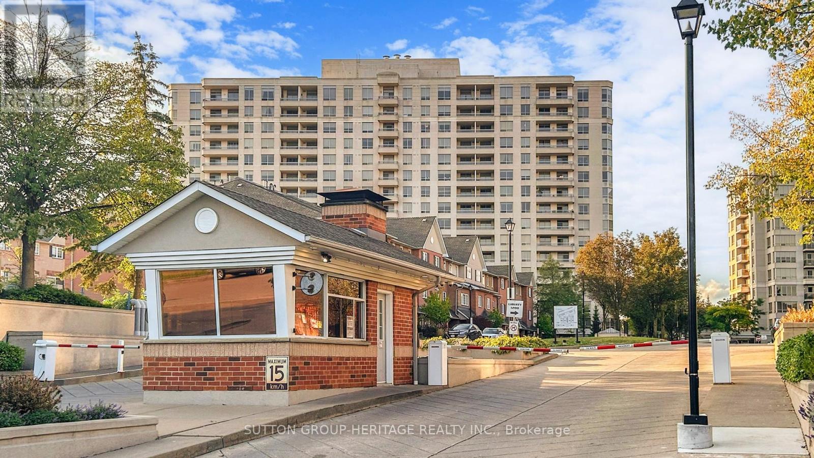 202 - 1000 The Esplanade N, Pickering, Ontario  L1V 6V4 - Photo 2 - E12431682