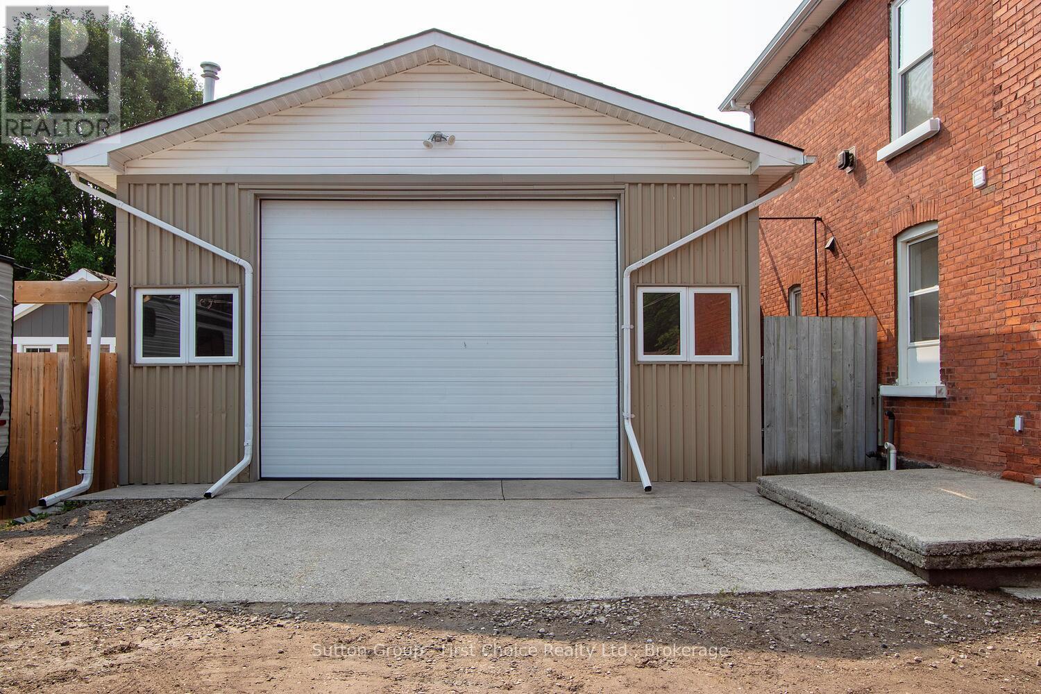 307 Nelson Street, Stratford, Ontario  N5A 2K5 - Photo 35 - X12266728