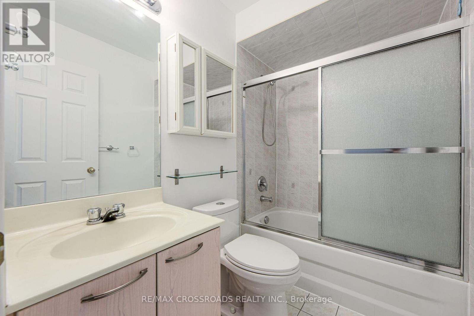 111 Pond Drive, Markham, Ontario  L3T 7V5 - Photo 20 - N12431600
