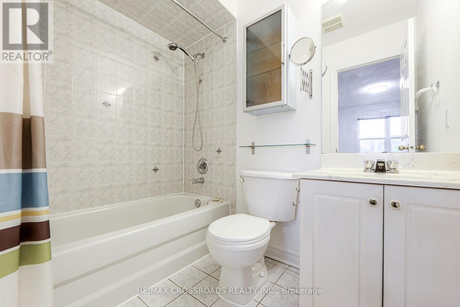 111 Pond Drive, Markham, Ontario  L3T 7V5 - Photo 27 - N12431600