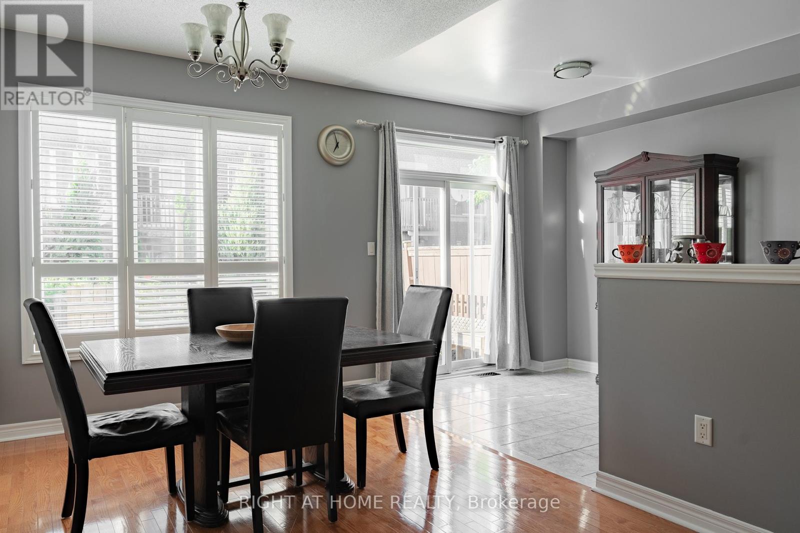 29 - 8 Townwood Drive, Richmond Hill, Ontario  L4E 4X9 - Photo 10 - N12431611
