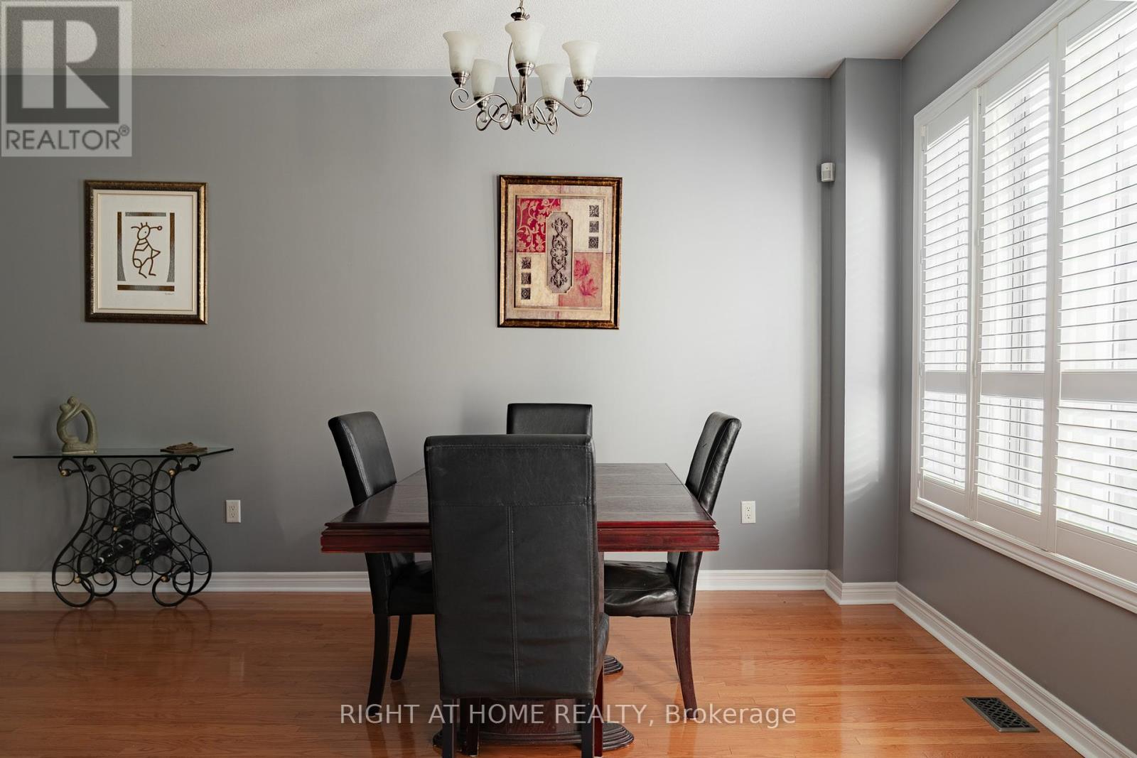 29 - 8 Townwood Drive, Richmond Hill, Ontario  L4E 4X9 - Photo 11 - N12431611