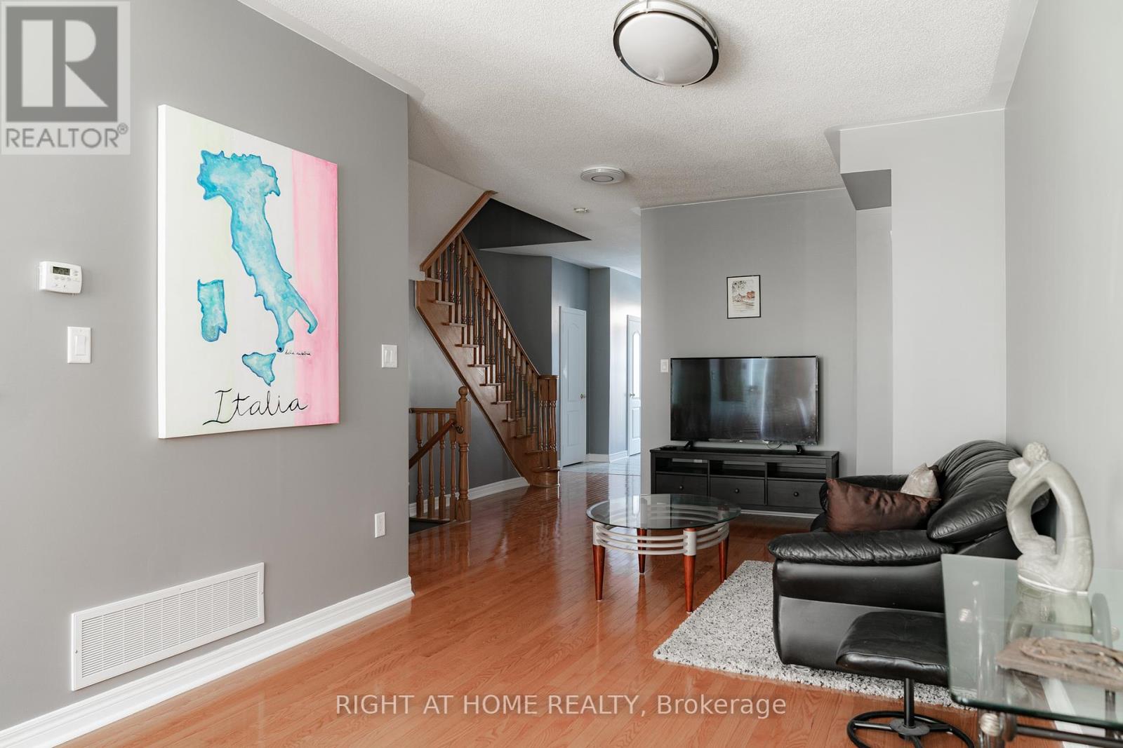 29 - 8 Townwood Drive, Richmond Hill, Ontario  L4E 4X9 - Photo 15 - N12431611