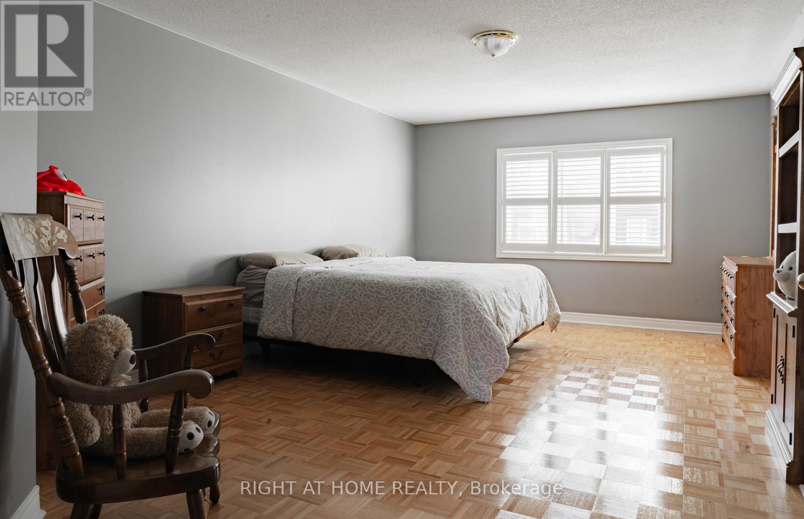29 - 8 Townwood Drive, Richmond Hill, Ontario  L4E 4X9 - Photo 17 - N12431611
