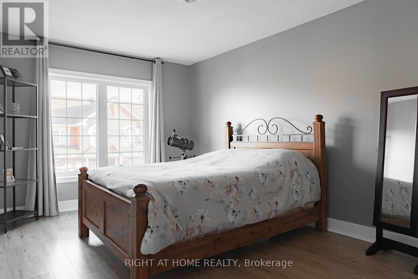 29 - 8 Townwood Drive, Richmond Hill, Ontario  L4E 4X9 - Photo 21 - N12431611