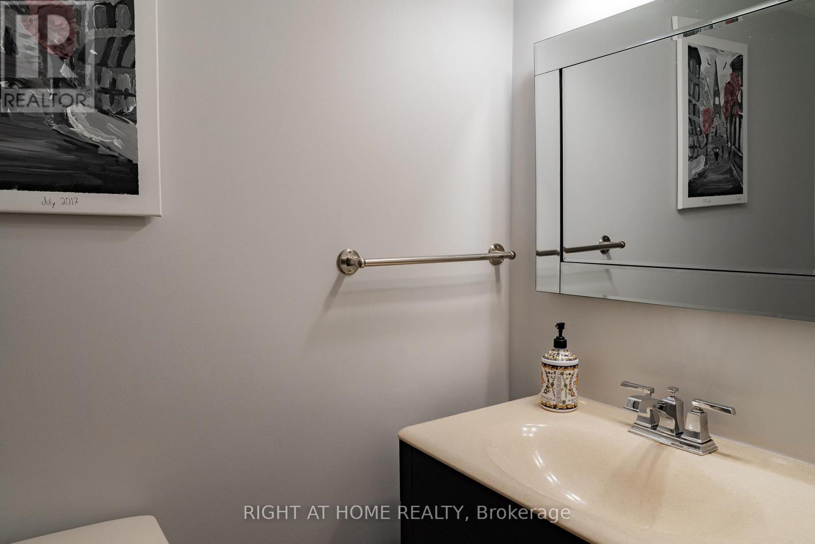 29 - 8 Townwood Drive, Richmond Hill, Ontario  L4E 4X9 - Photo 25 - N12431611