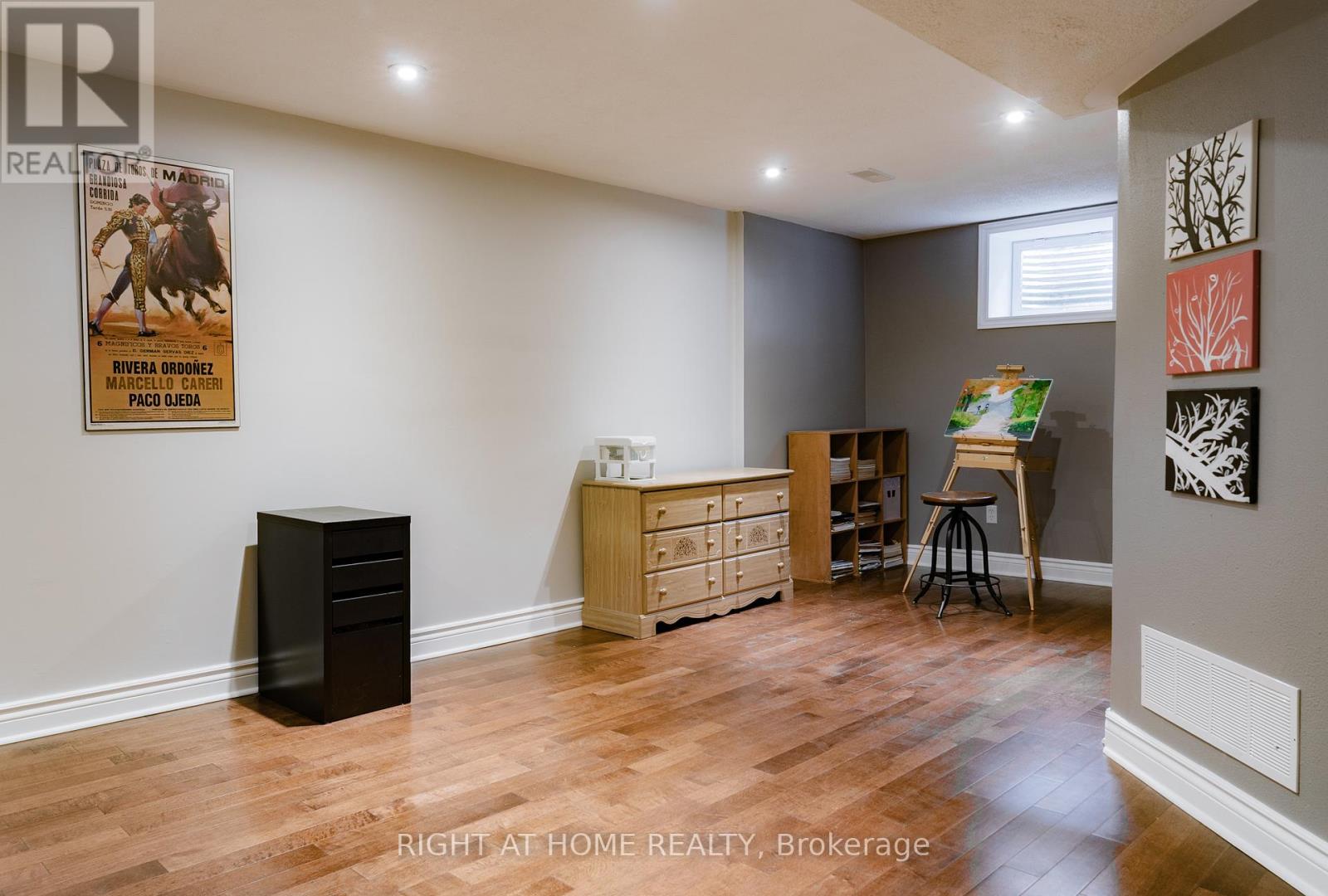 29 - 8 Townwood Drive, Richmond Hill, Ontario  L4E 4X9 - Photo 26 - N12431611