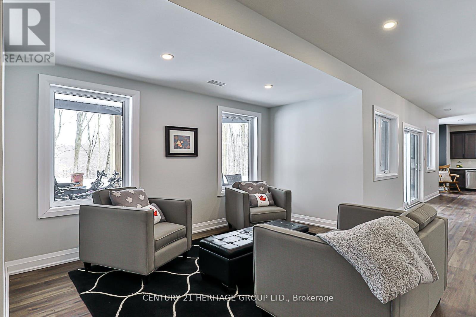 17657 Highway 48, East Gwillimbury, Ontario  L0G 1E0 - Photo 31 - N12431630