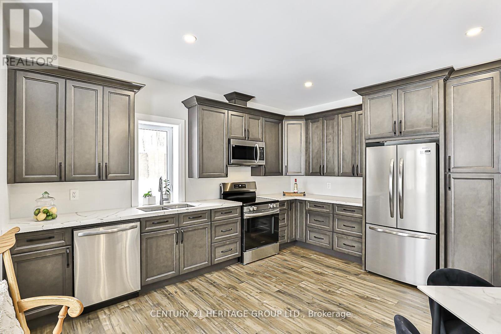17657 Highway 48, East Gwillimbury, Ontario  L0G 1E0 - Photo 33 - N12431630