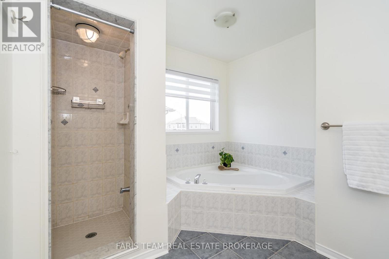 87 Truax Crescent, Essa, Ontario  L3W 0C1 - Photo 17 - N12431648