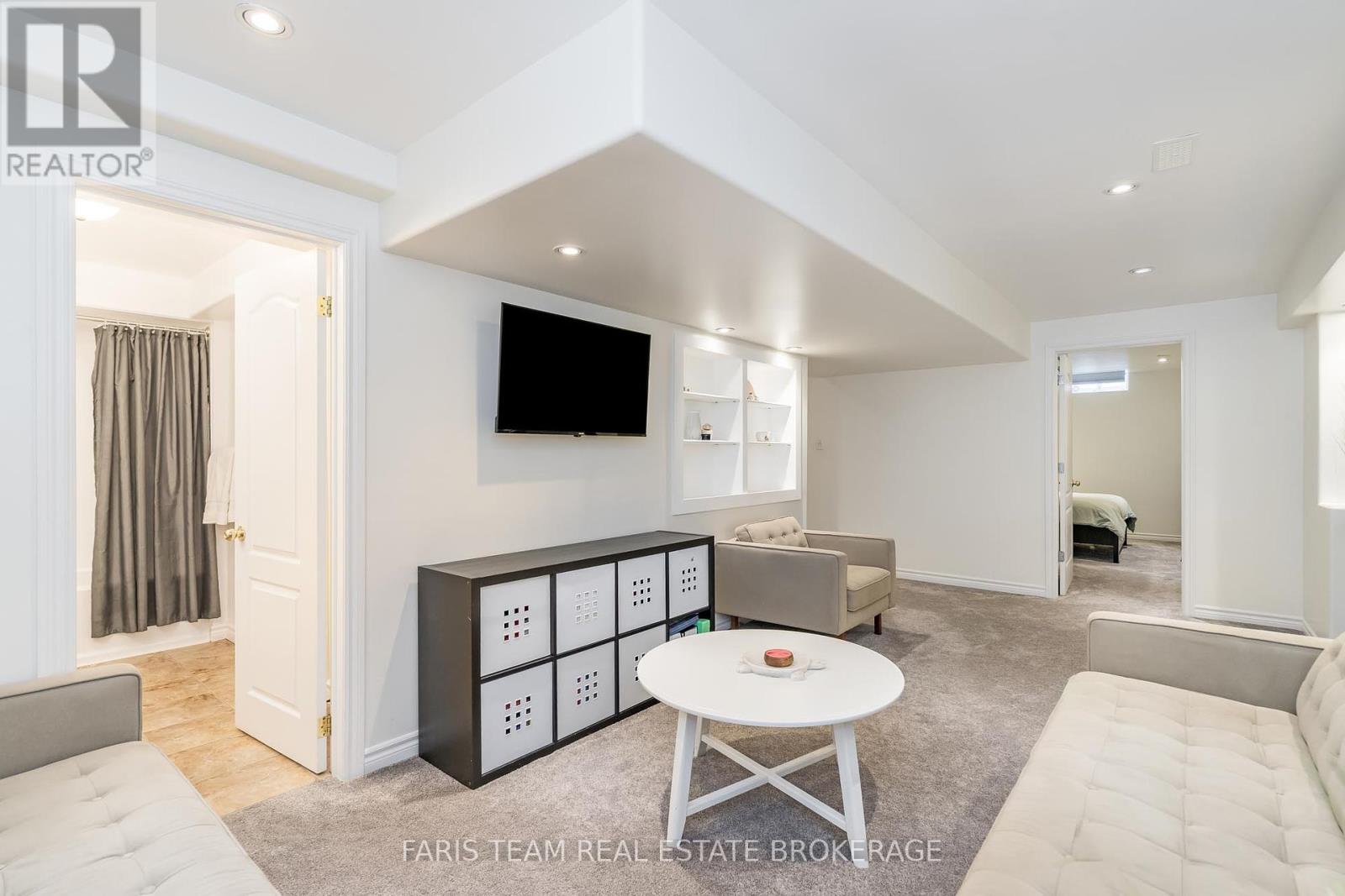87 Truax Crescent, Essa, Ontario  L3W 0C1 - Photo 23 - N12431648