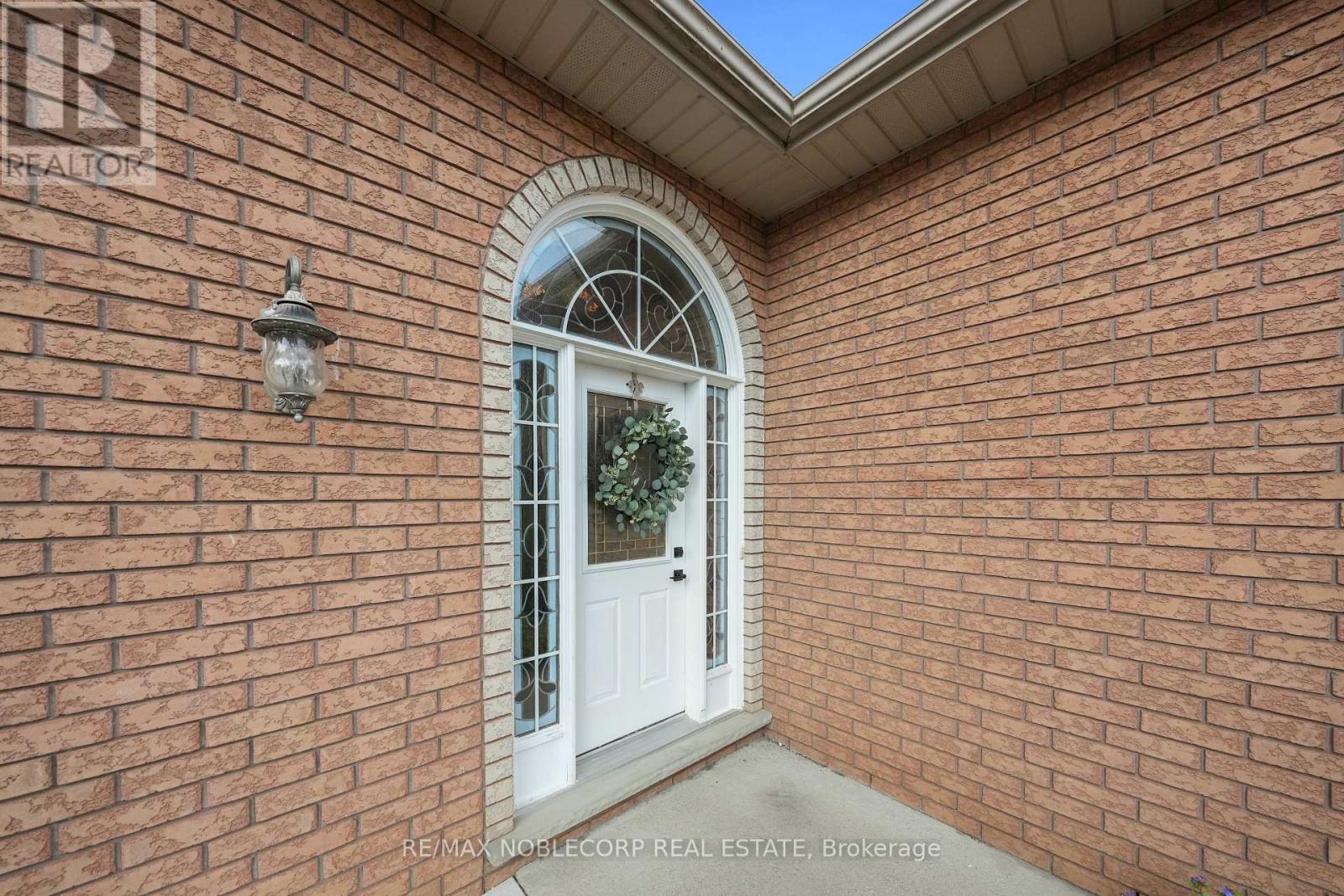 1 Dekker Street, Adjala-Tosorontio, Ontario  L0M 1J0 - Photo 6 - N12431661