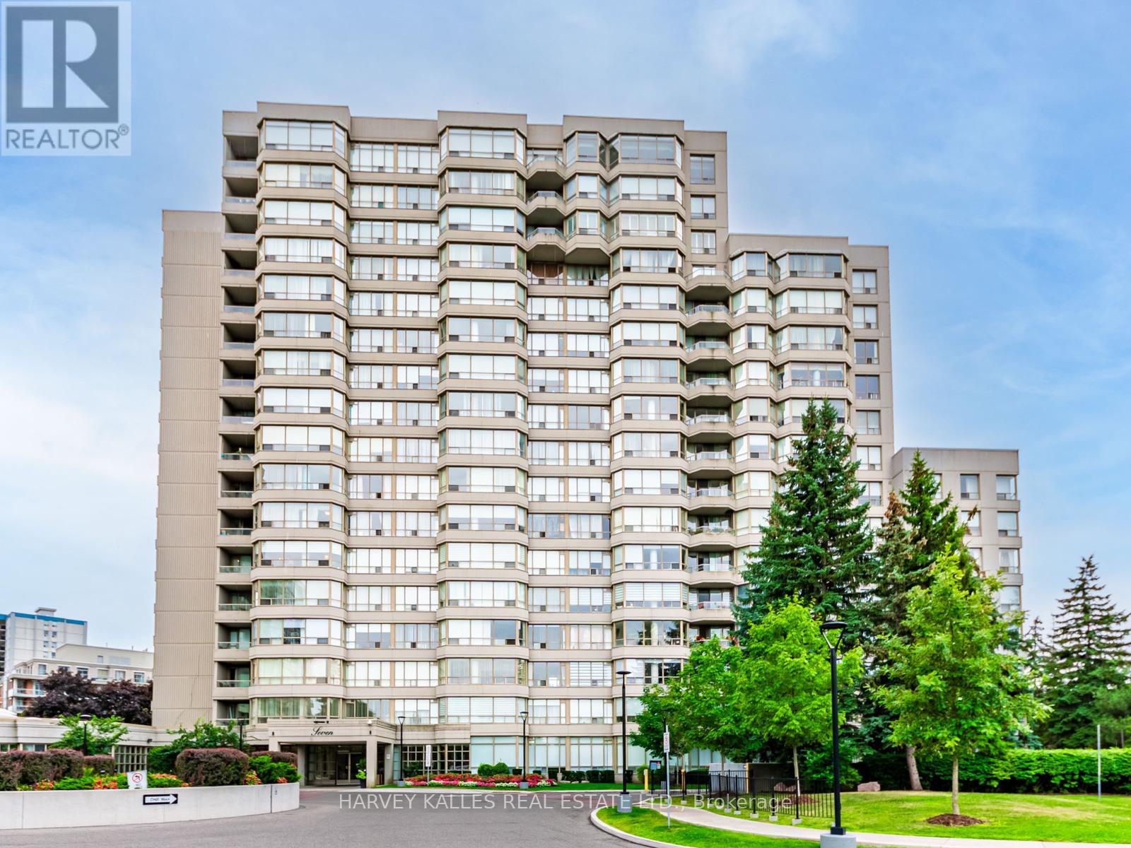 211 - 7 Townsgate Drive, Vaughan, Ontario  L4J 7Z9 - Photo 1 - N12431704
