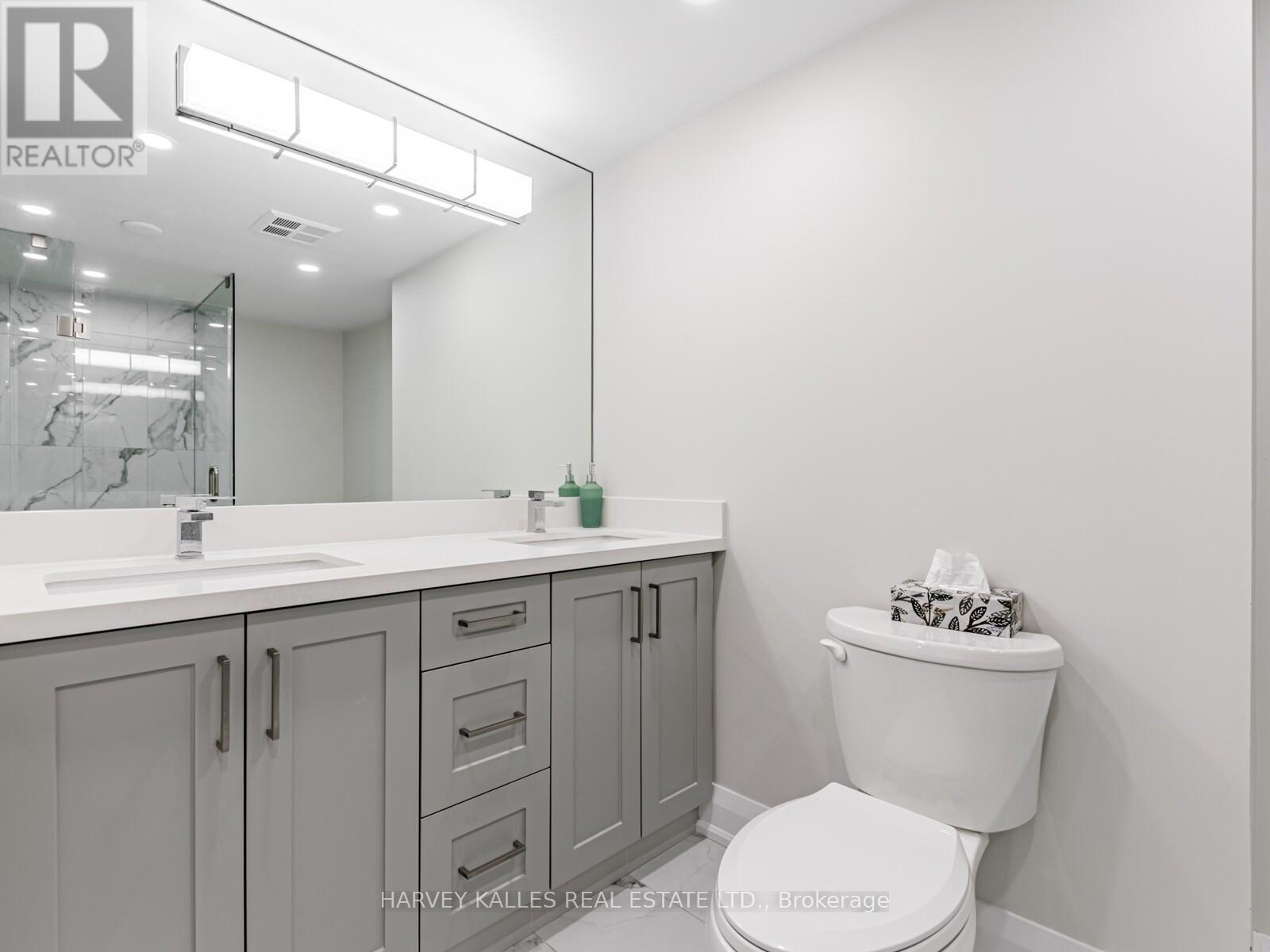 211 - 7 Townsgate Drive, Vaughan, Ontario  L4J 7Z9 - Photo 22 - N12431704