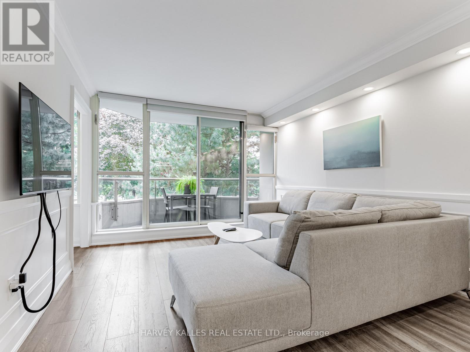 211 - 7 Townsgate Drive, Vaughan, Ontario  L4J 7Z9 - Photo 6 - N12431704