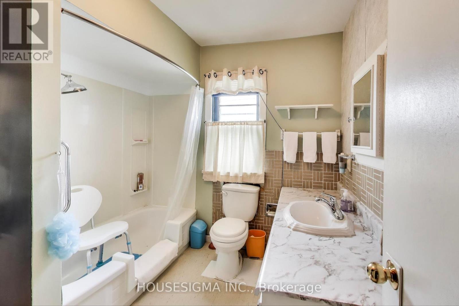 51 James Street E, Orillia, Ontario  L3V 1L3 - Photo 13 - S12431697