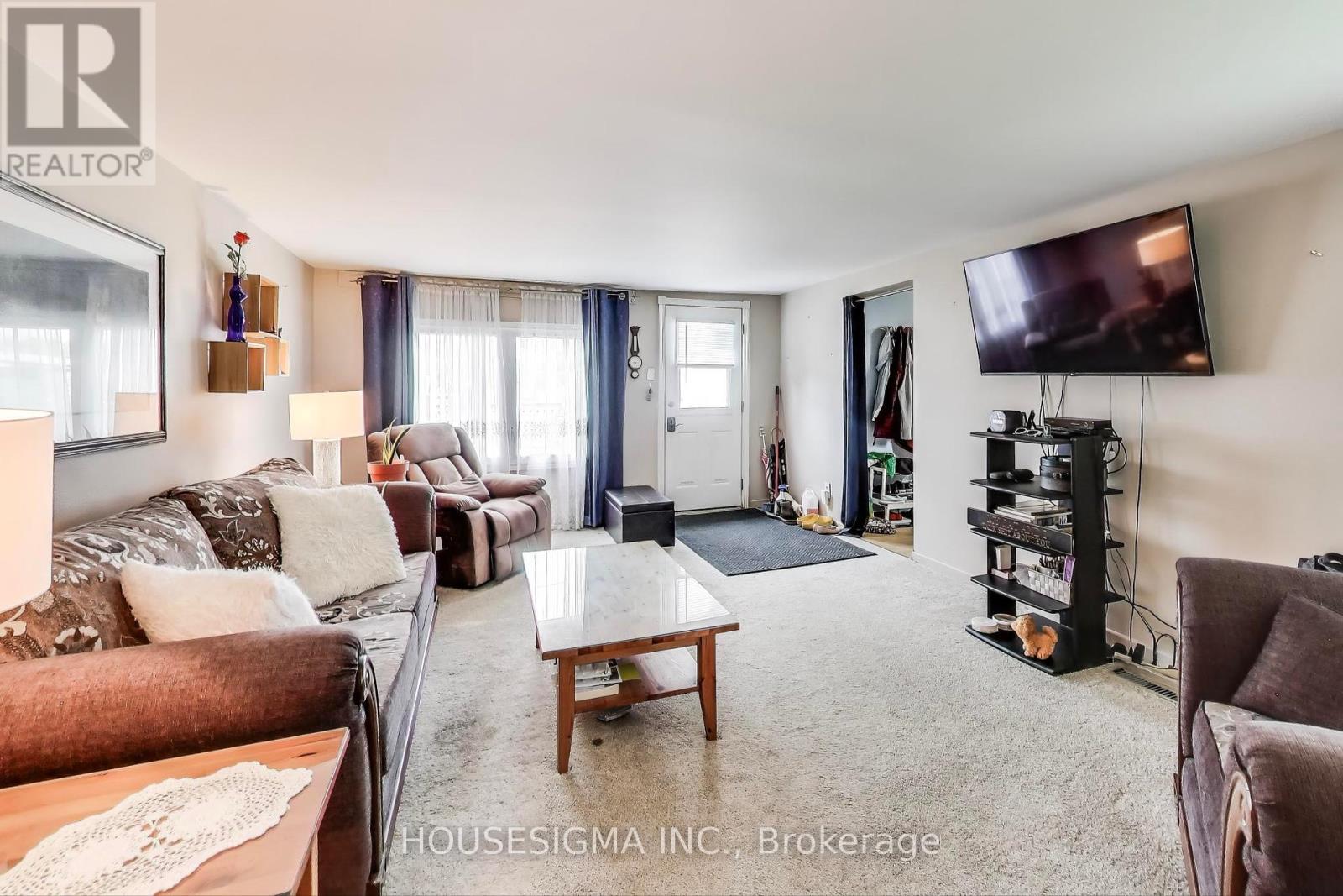 51 James Street E, Orillia, Ontario  L3V 1L3 - Photo 6 - S12431697