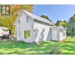 16 GLASTONBURY ROAD, Addington Highlands, Ontario