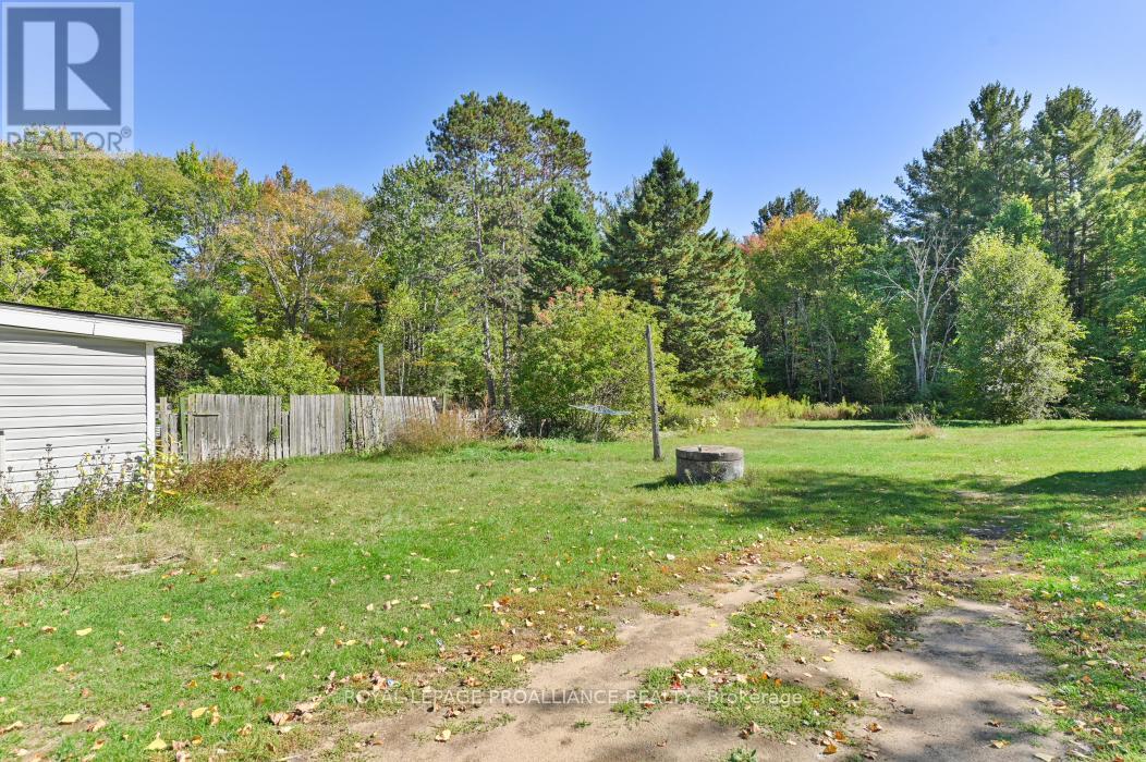 16 Glastonbury Road, Addington Highlands, Ontario  K0H 2G0 - Photo 18 - X12388940