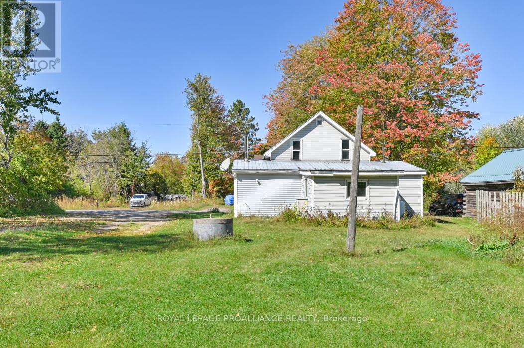 16 Glastonbury Road, Addington Highlands, Ontario  K0H 2G0 - Photo 21 - X12388940