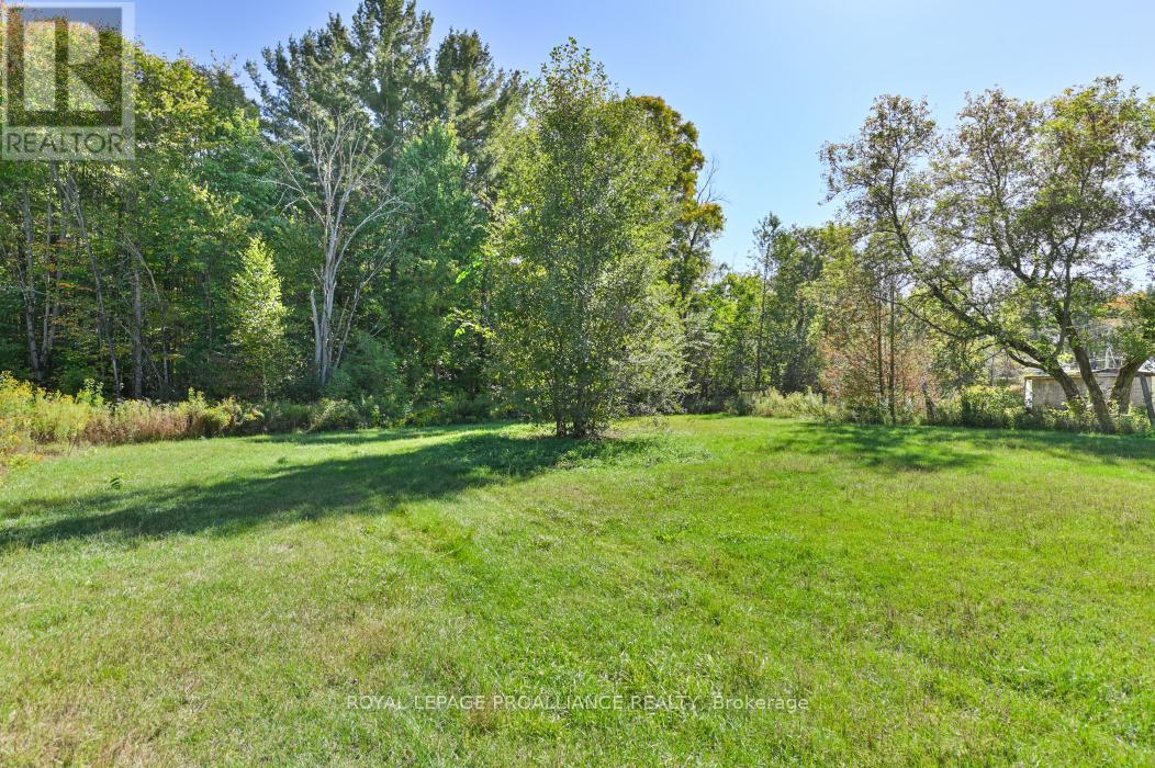 16 Glastonbury Road, Addington Highlands, Ontario  K0H 2G0 - Photo 24 - X12388940