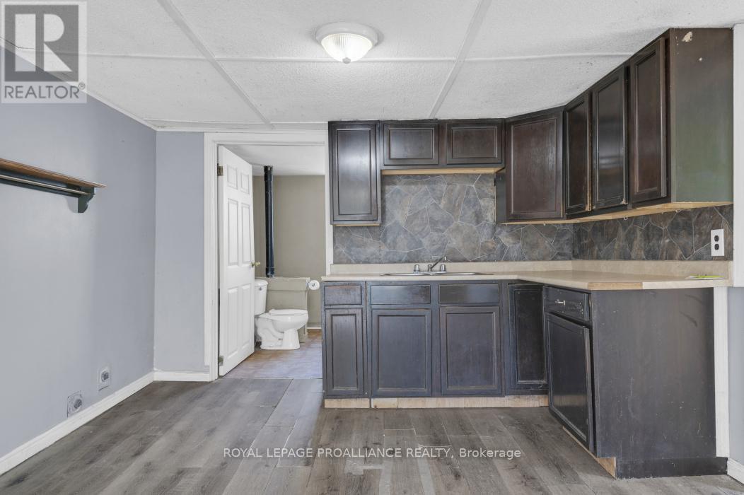 16 Glastonbury Road, Addington Highlands, Ontario  K0H 2G0 - Photo 7 - X12388940